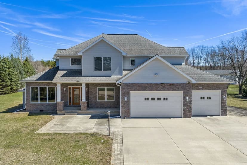 Beautiful Home in Wynsong Subdivision on 1.03 Acres