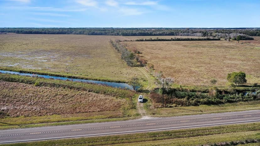 Vacant Land in Anahuac