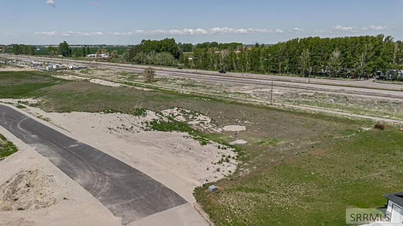 Property from TBD E 335 N - KW