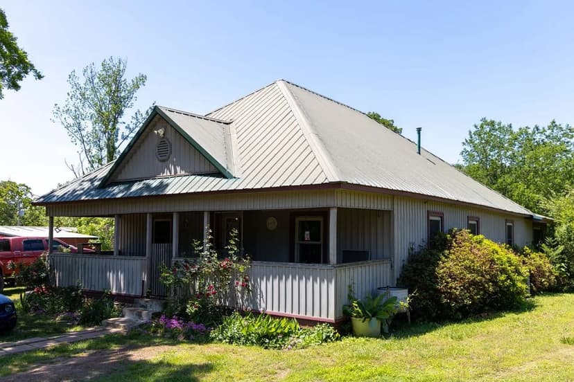 Harvey Hideaway