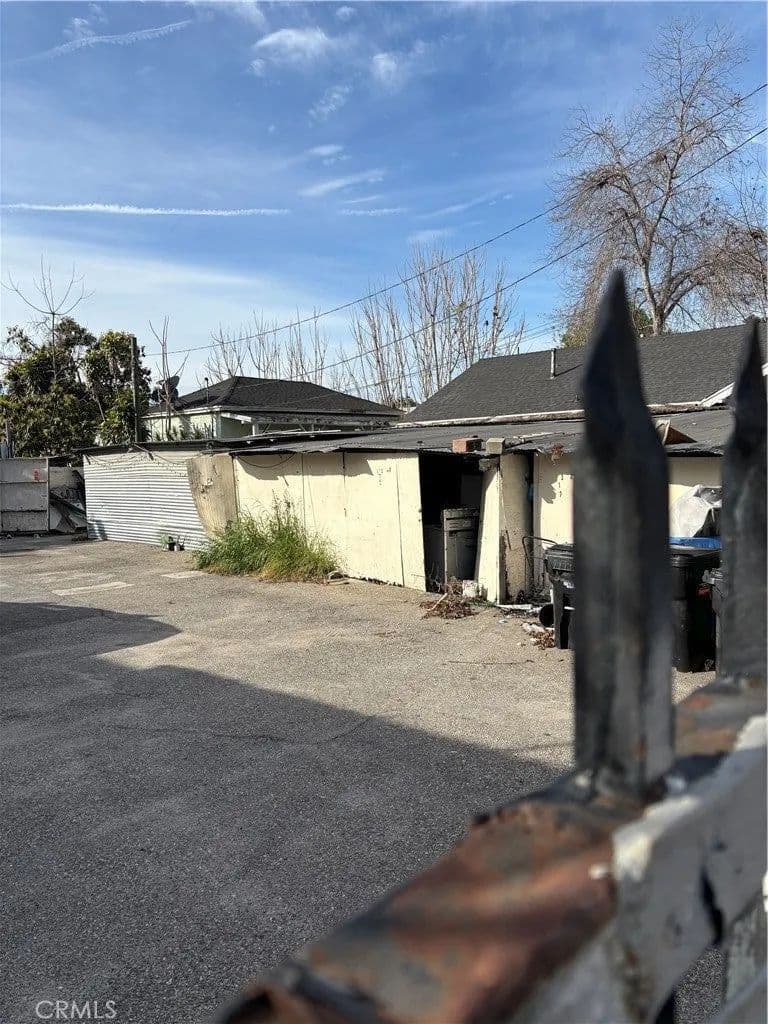 Lots & Land-Other in Los Angeles - Los Angeles, California, 90011