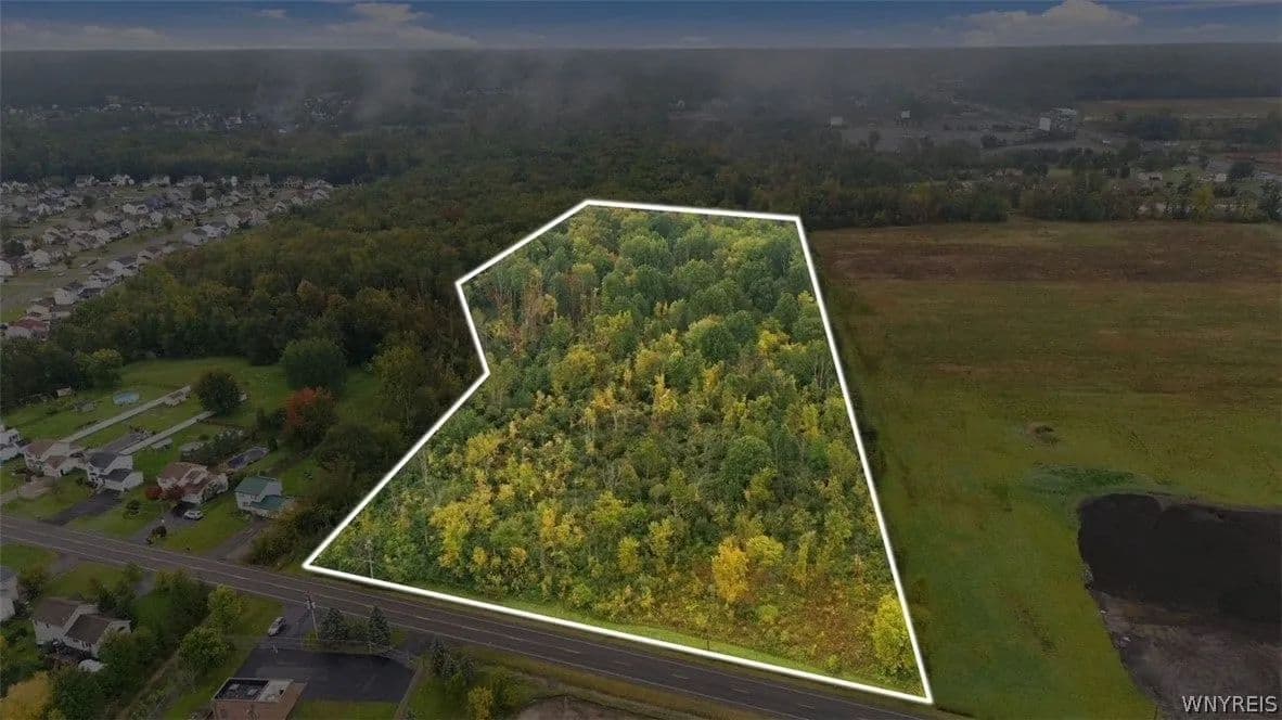 Lots & Land-Other in Lockport - Lockport, New York, 14094