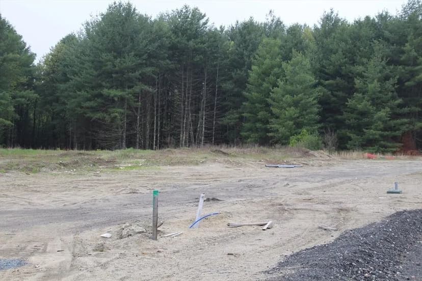 Lots & Land-Other in Millis