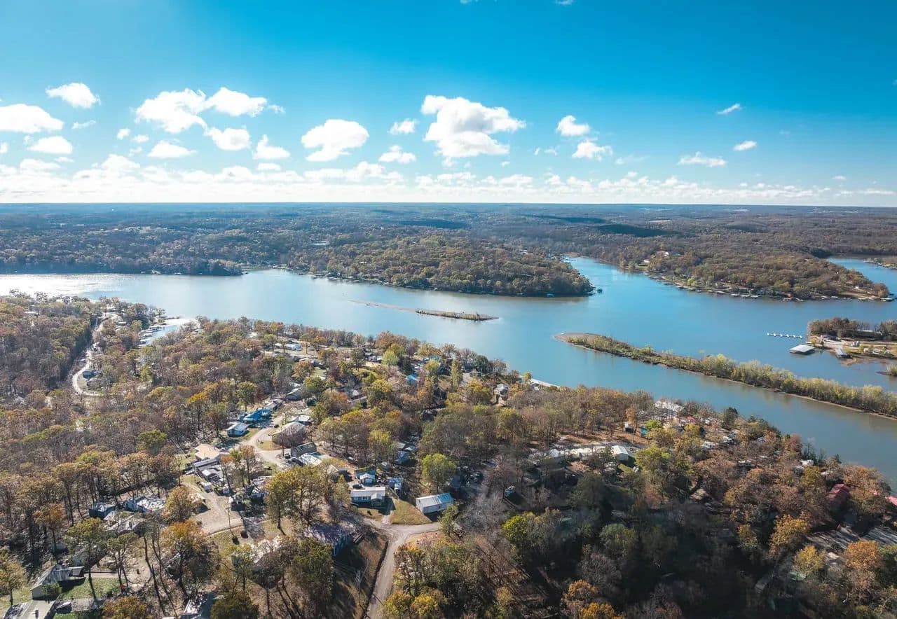 Sheila's at the Lake in Warsaw, Missouri - photo 25