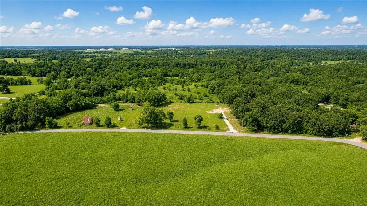 Lots & Land-Other in Gentry - Gentry, Arkansas, 72734