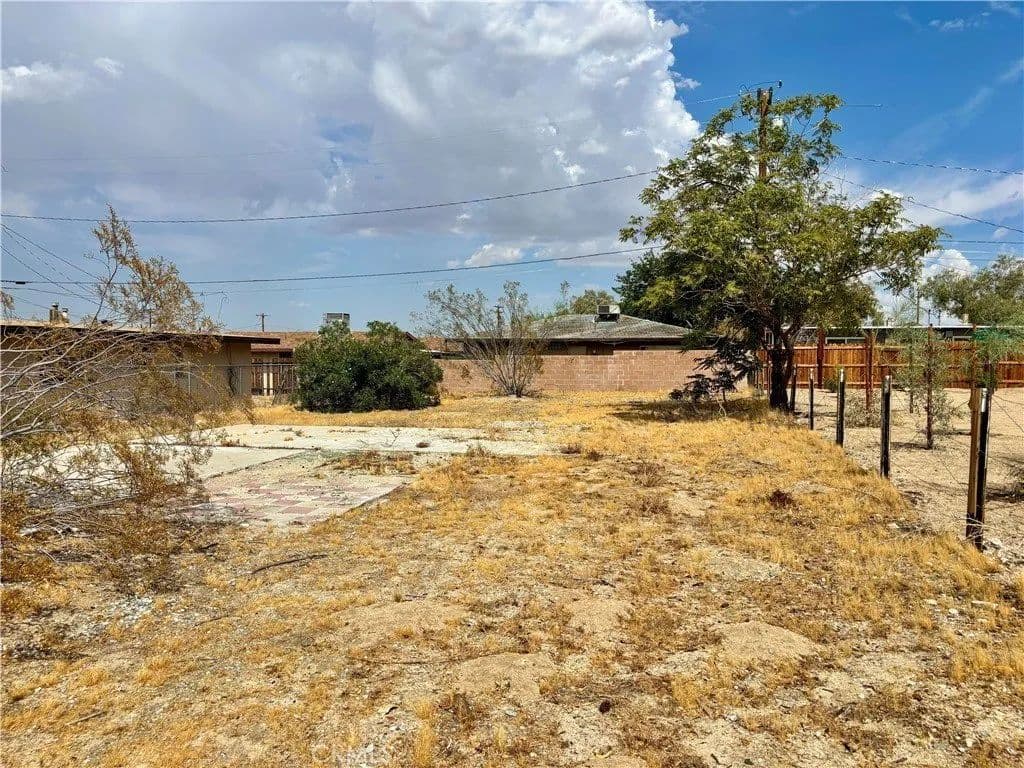 Lots & Land-Other in Joshua Tree - Joshua Tree, California, 92252