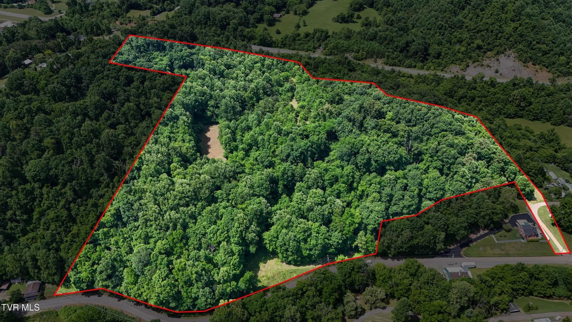 31.1 Acres of Land for Sale in Elizabethton, Tennessee - Elizabethton, Tennessee, 37643