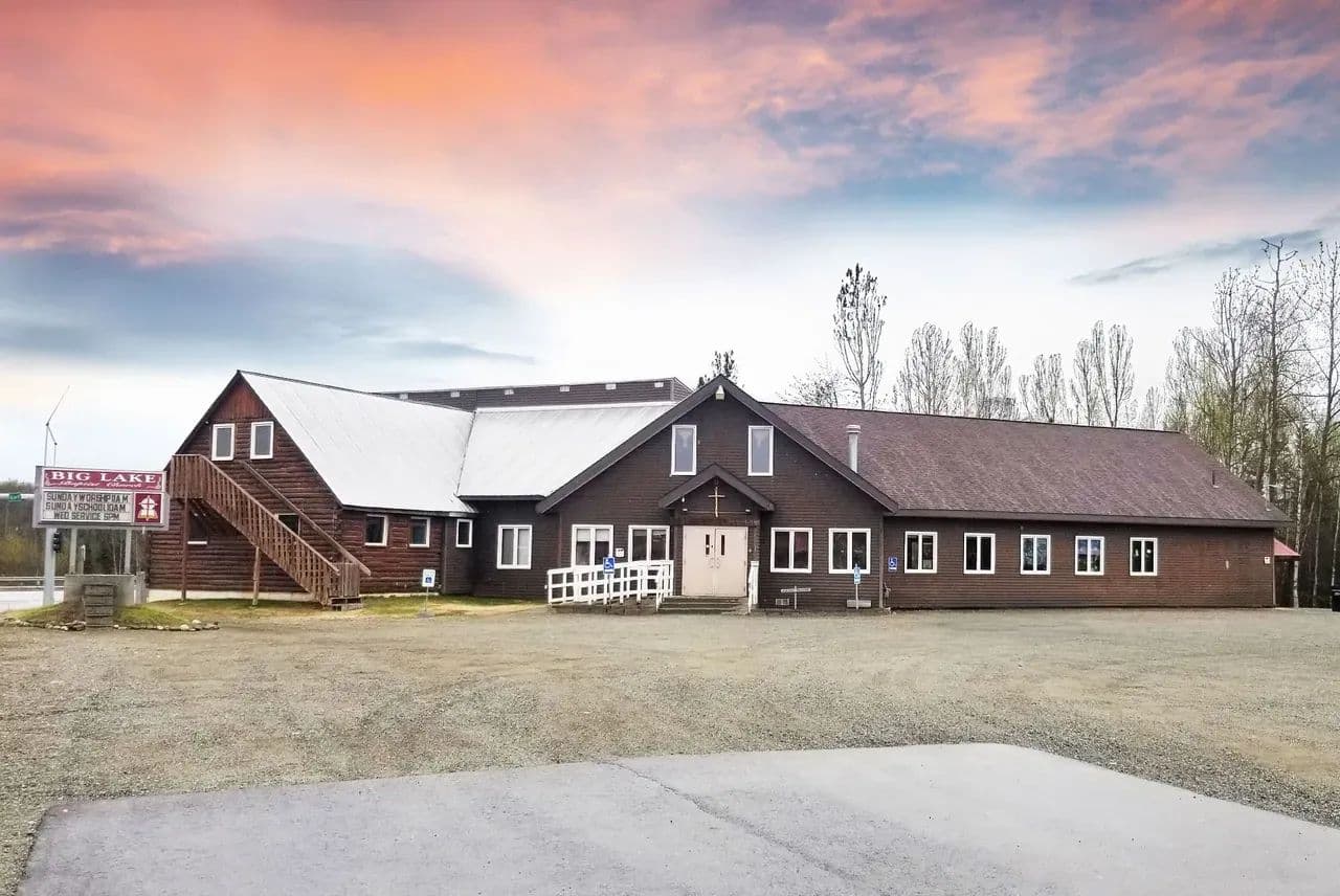 Commercial Building on W. Parks Hwy — Full of Possibility - Houston, Alaska, 99654