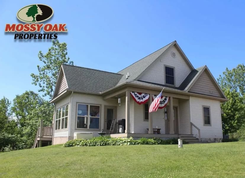 6± Acres on Huyck Lake – Home & Pole Building with Lake Access | 511 E Southern Rd, Coldwater, MI (Branch County)