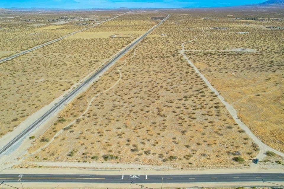 Land -Agricultural (Not Zoned) in Sun Village - California, 93543