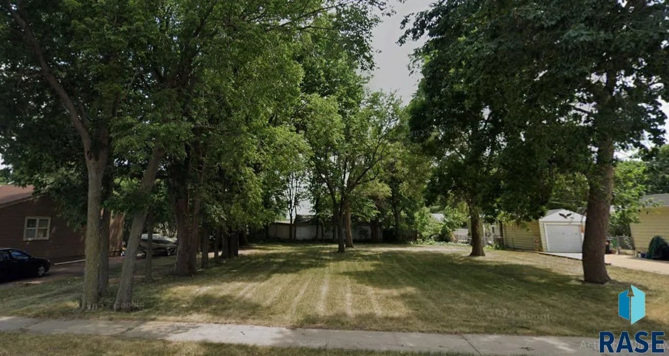 Property from 2005 W Brookings St Street - KW - Sioux Falls, South Dakota, 57104