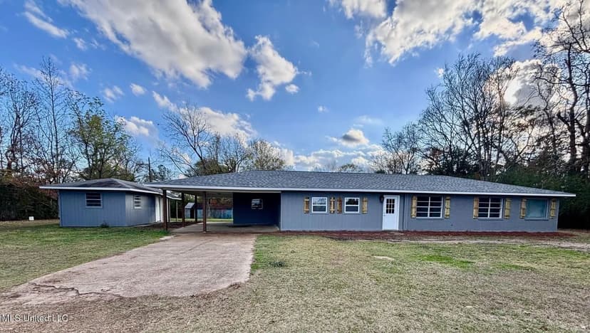 Renovated Country Home on 3 Acres with Pond Tylertown MS 