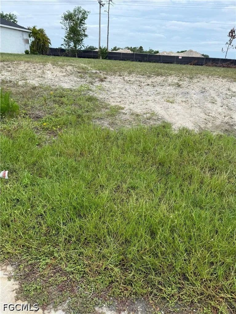 Vacant Land in Cape Coral - Cape Coral, Florida, 33914