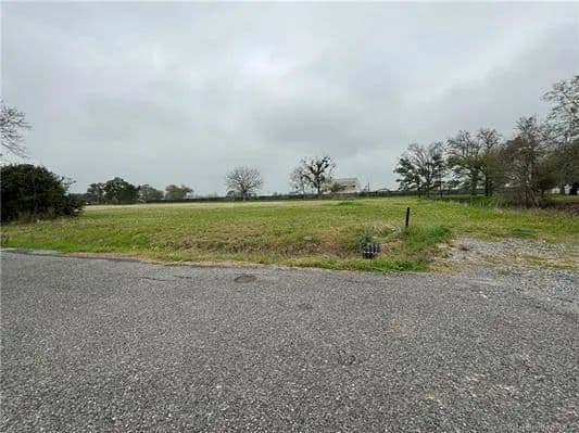Land -Single Family Acreage in Sulphur - Sulphur, Louisiana, 70665