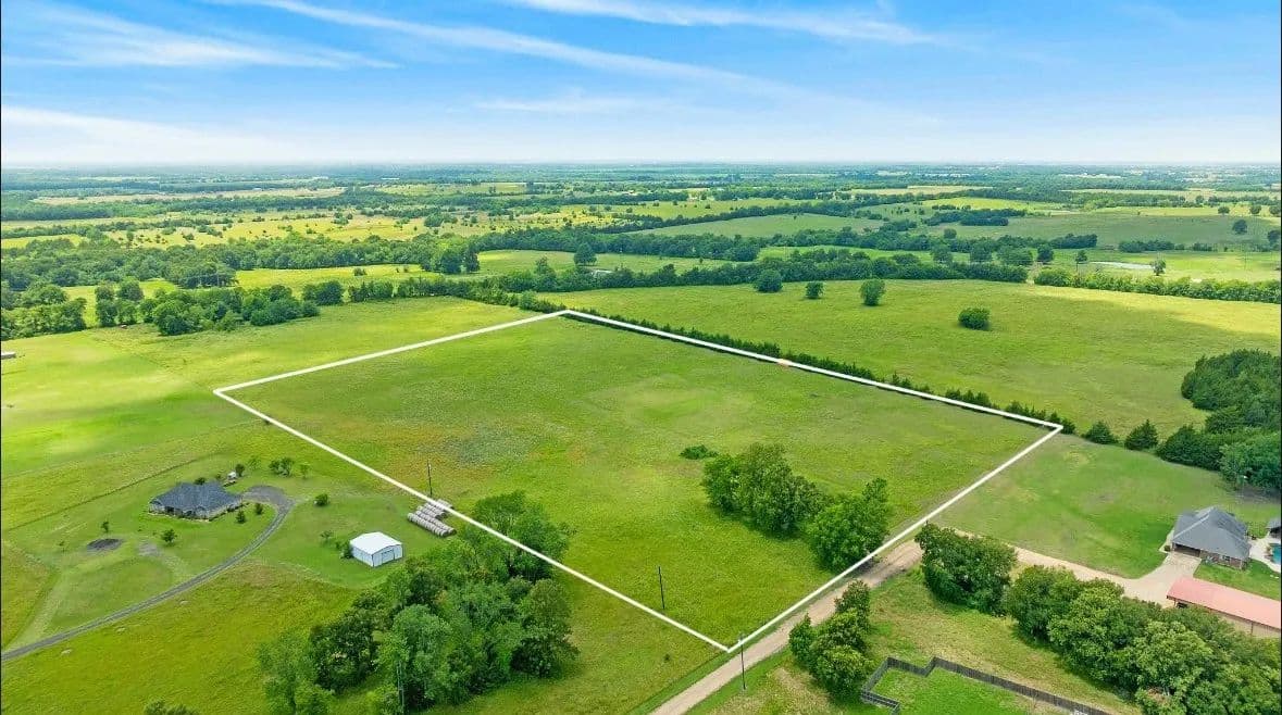10.19 Acres of Land for Sale in Paris, Texas - land for sale