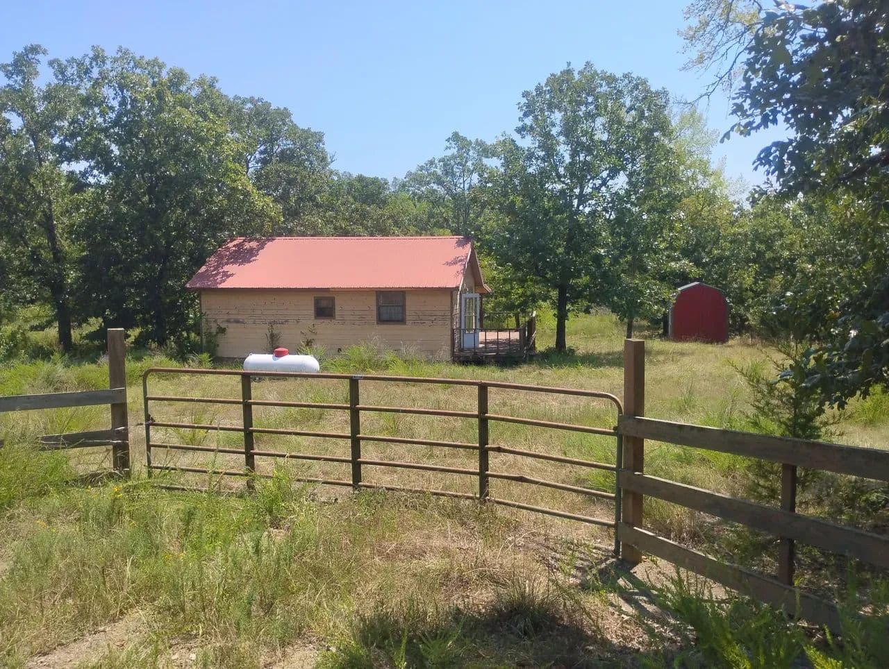 Cabin on 2 acres near Turkey Creek Landing State Park, Little River, Pine Creek Lake - Ringold, Oklahoma, 74754