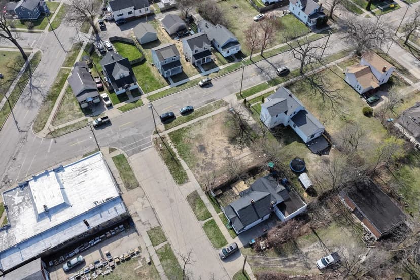 Property from 1374 Pine Street - KW