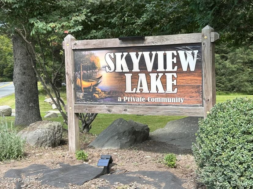 Property from Lot 719 Crestwood Drive - KW