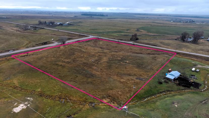 Property from NHN Round Butte Road - KW