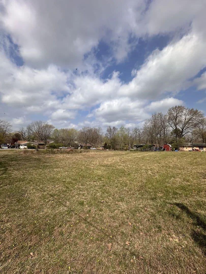 0.28+/- AC Residential Lot For Sale in Poplar Bluff, MO