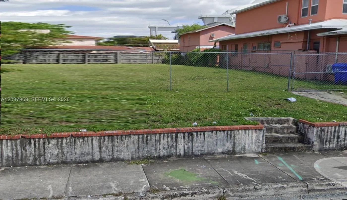 Vacant Land in Miami - Miami, Florida, 33125