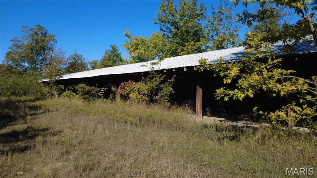 1.7 Acres of Land for Sale in Poplar Bluff, MO - Poplar Bluff, Missouri, 63901