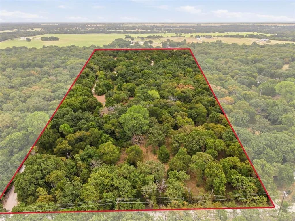 Vacant Land in Covington - Covington, Texas, 76636