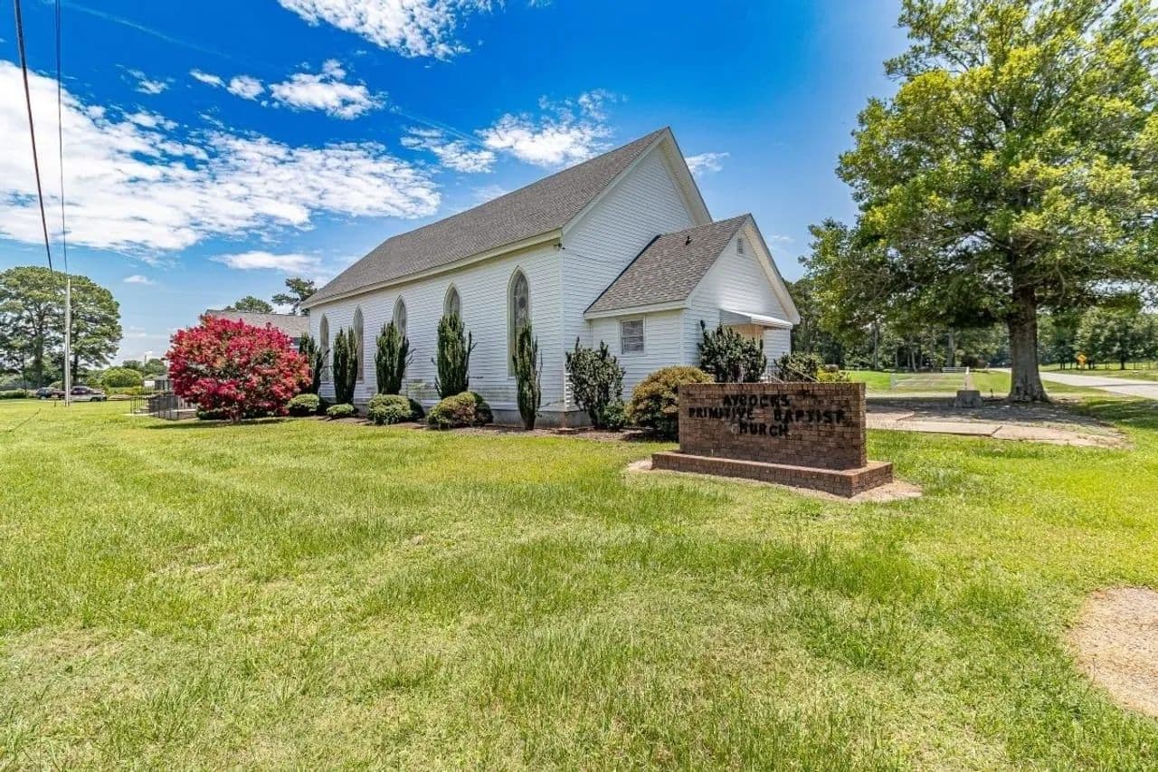 Fully Established, Turn Key Church Sanctuary & Fellowship Hall For Sale in Wayne County, North Carolina! - Fremont, North Carolina, 27830