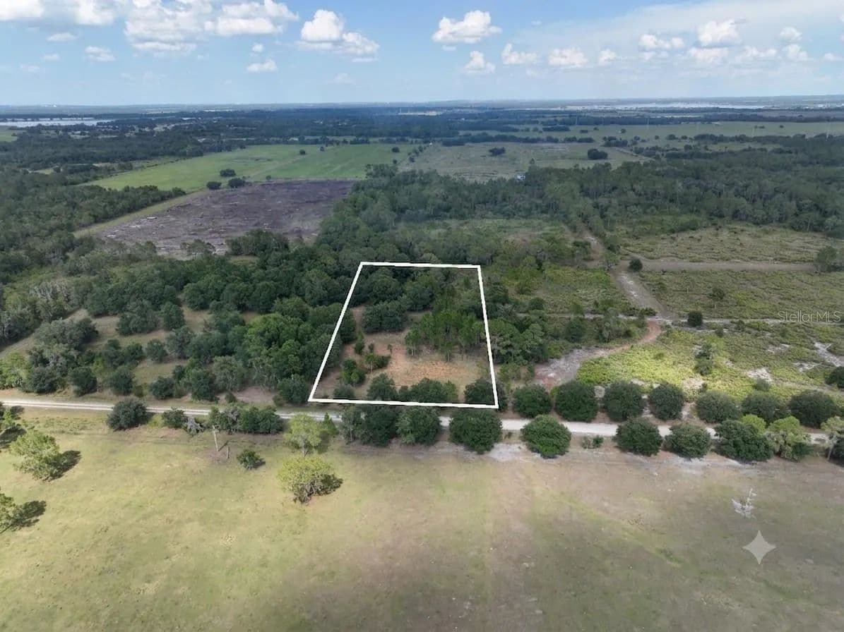 1.24 Acres of Land for Sale in FORT MEADE, FL - Fort Meade, Florida, 33841