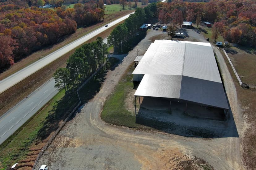 Premier Equestrian Property in Mountain View, MO with Expansive Indoor Arena 