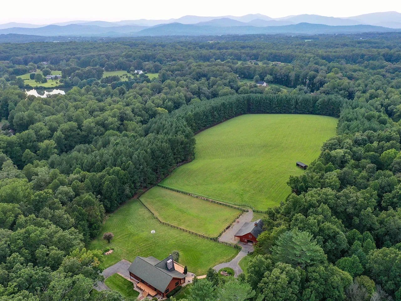 Holly Hills Stable - Madison, Virginia, 22727