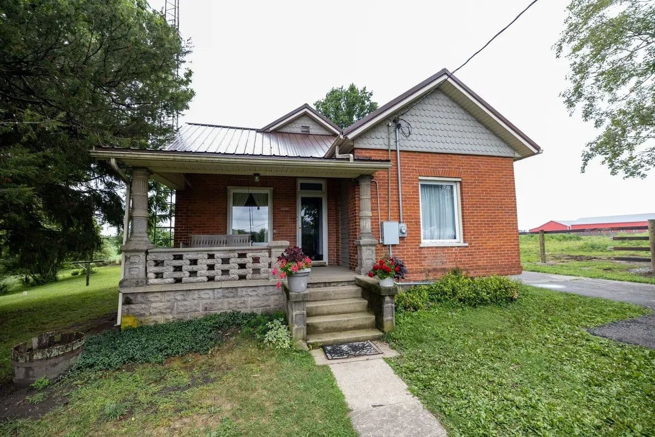 For Sale - Farm Home on 1.5 Acres - Macy/Gilead Indiana - Miami County - Macy, Indiana, 46951