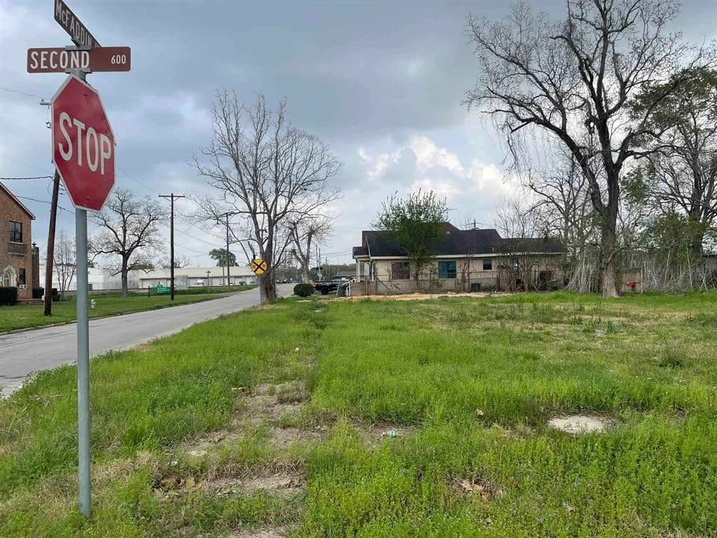 Land -Single Family Acreage in Beaumont - Beaumont, Texas, 77701