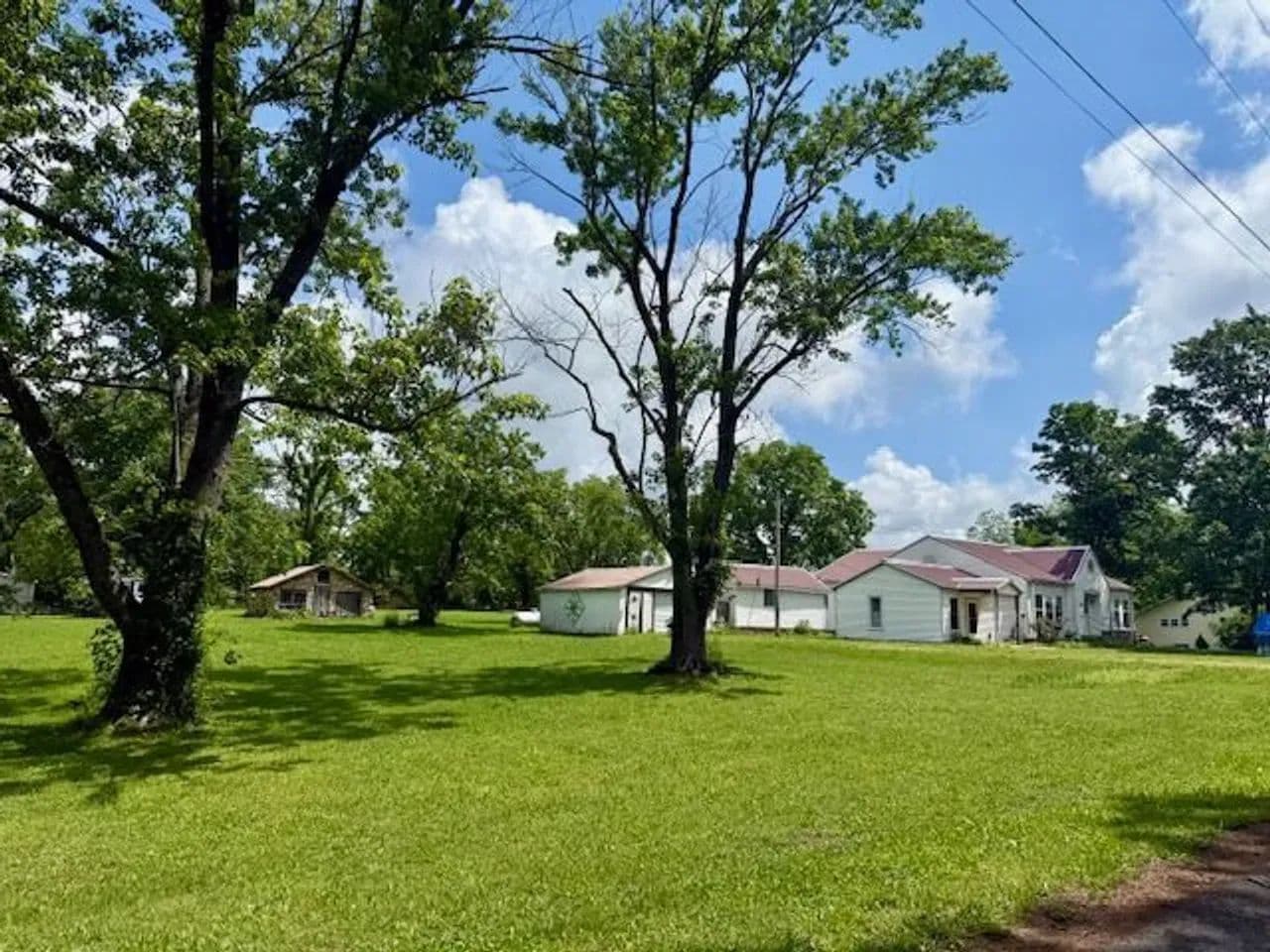 1.82 Acres, 3 Bed 2 Bath, Shop, Garage, Texas County - Summersville, Missouri, 65571