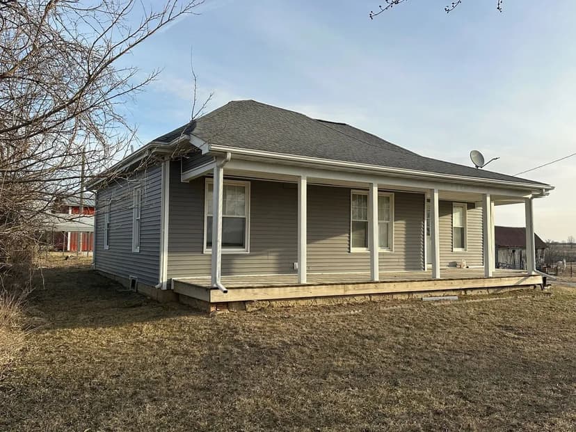 2 bedroom Country Home For Sale