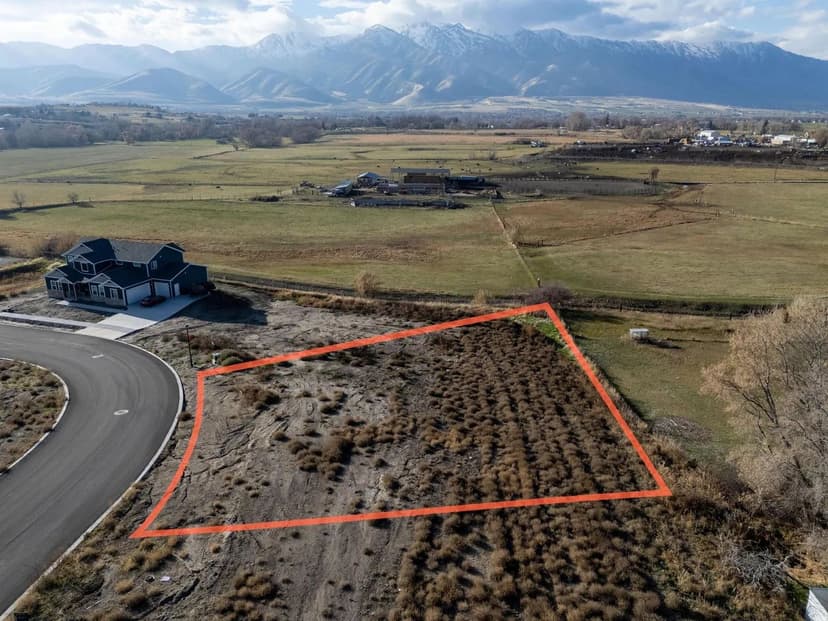 Property from 844 W 70 N #88 - KW