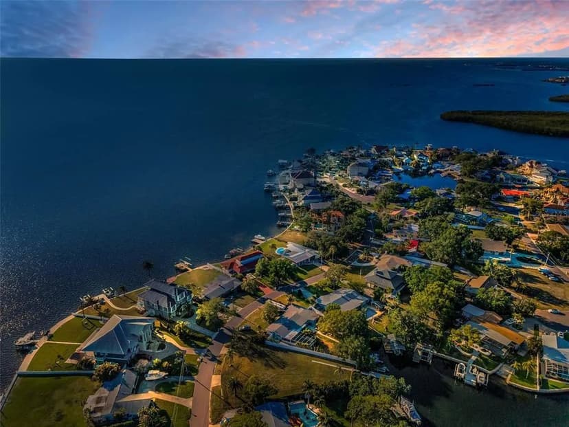 Vacant Land in Palm Harbor