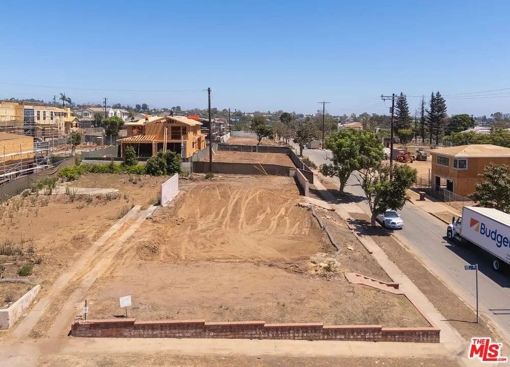 Vacant Land in Los Angeles - Los Angeles, California, 90272