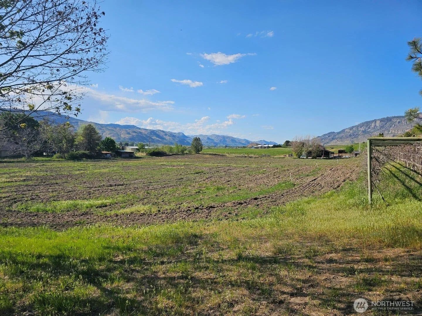 Lots & Land-Other in Oroville - Oroville, Washington, 98844