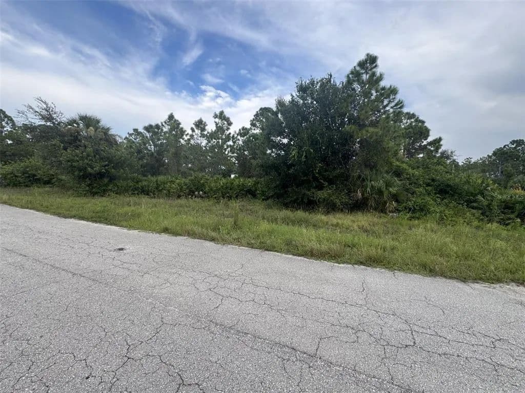 Vacant Land in Fort Myers - Fort Myers, Florida, 33913