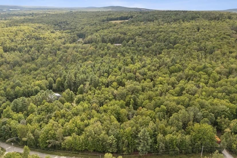 Land -Single Family Acreage in Saint Albans