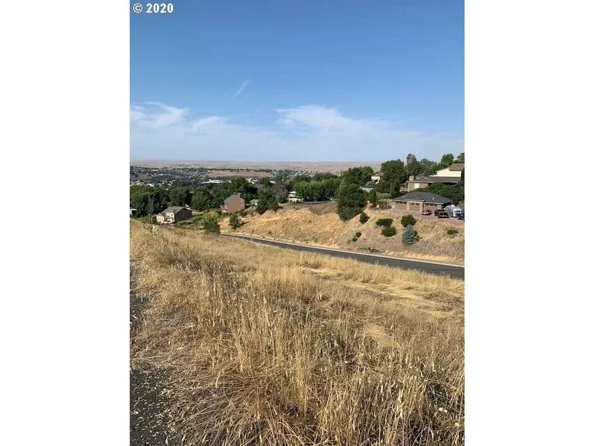 Land -Single Family Acreage in Pendleton - Pendleton, Oregon, 97801