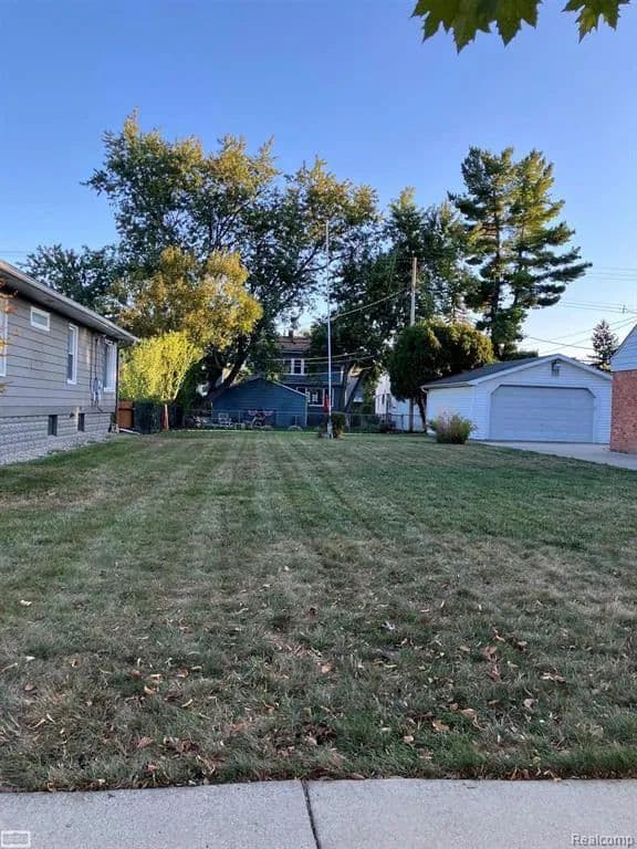 Property from 1137 LARKMOOR - KW - Berkley, Michigan, 48072