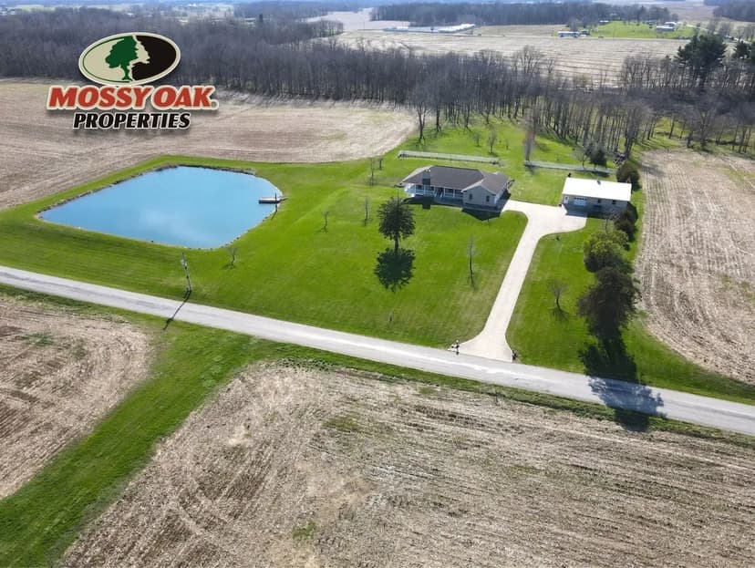4239 S Kinsey Rd Warsaw, IN 46580 / 25 + ACRES / 3,274 Sq Ft 4 Beds, 3 Bath / Pole Barn / Pond / Home for Sale