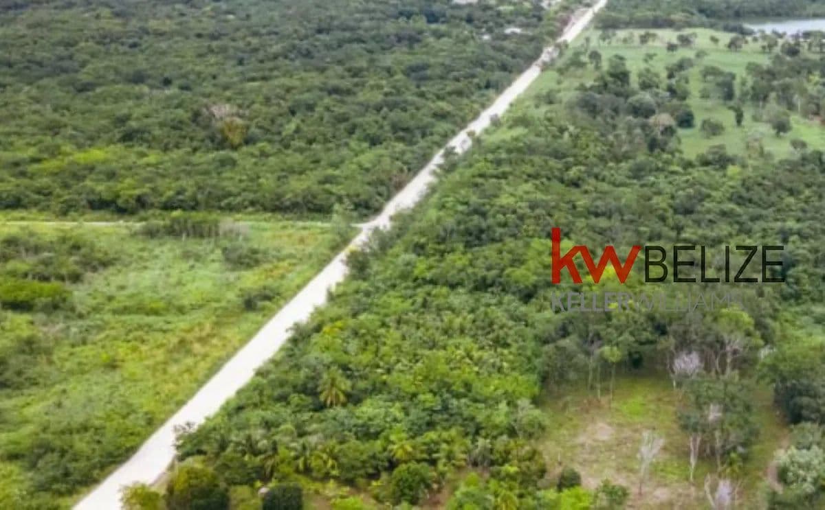 Prime 20-Acre Property on the Northern Highway - land for sale