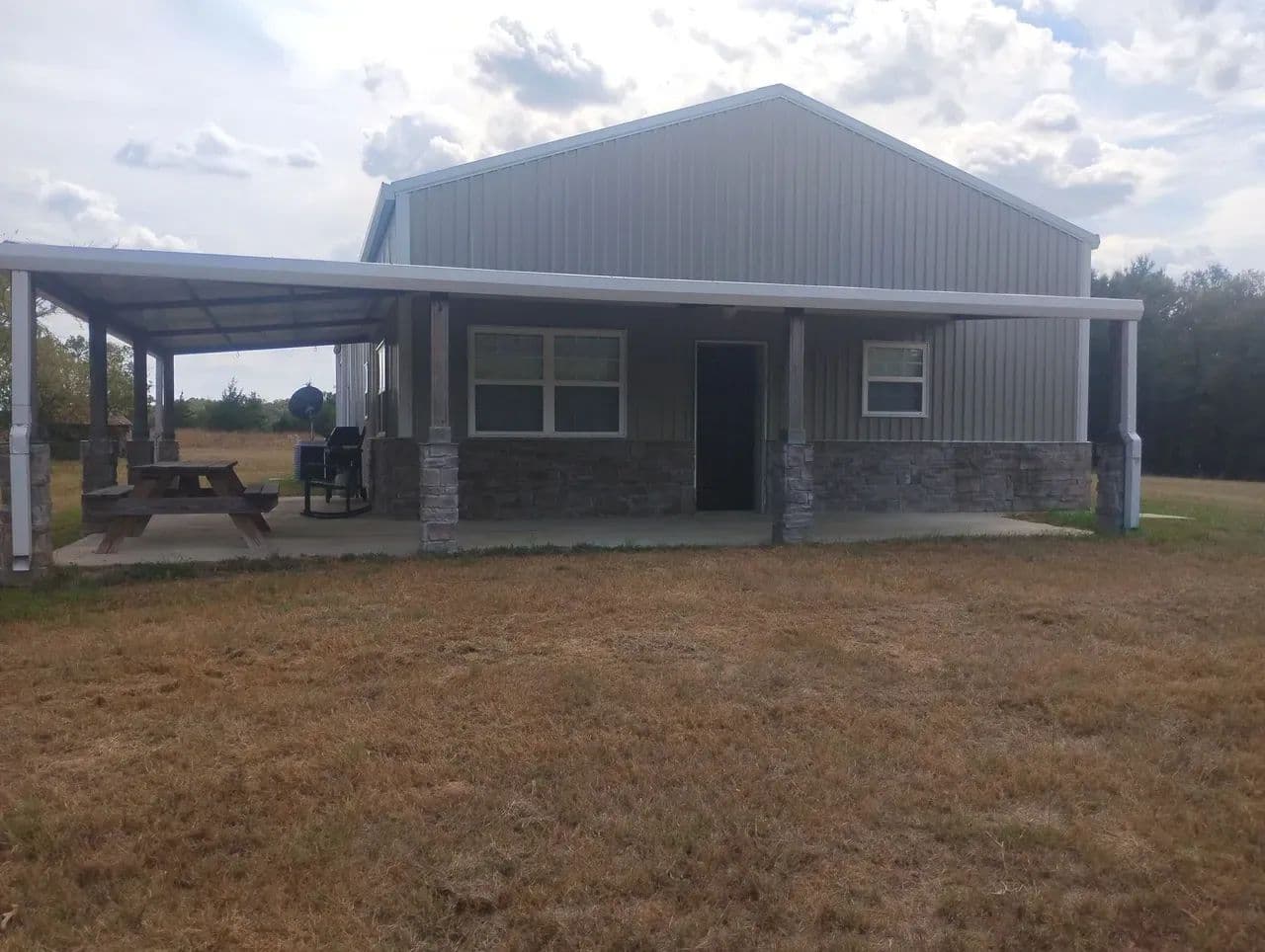Beautiful 67 ac recreational tract with a 2100 sqft Barndominium - Antlers, Oklahoma, 74523