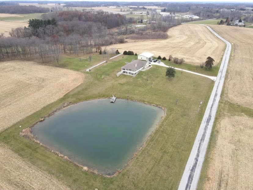 4239 S Kinsey Rd Warsaw, IN 46580 / 24 + ACRES / 3,274 Sq Ft 4 Beds, 3 Bath / Pole Barn / Pond / Home for Sale