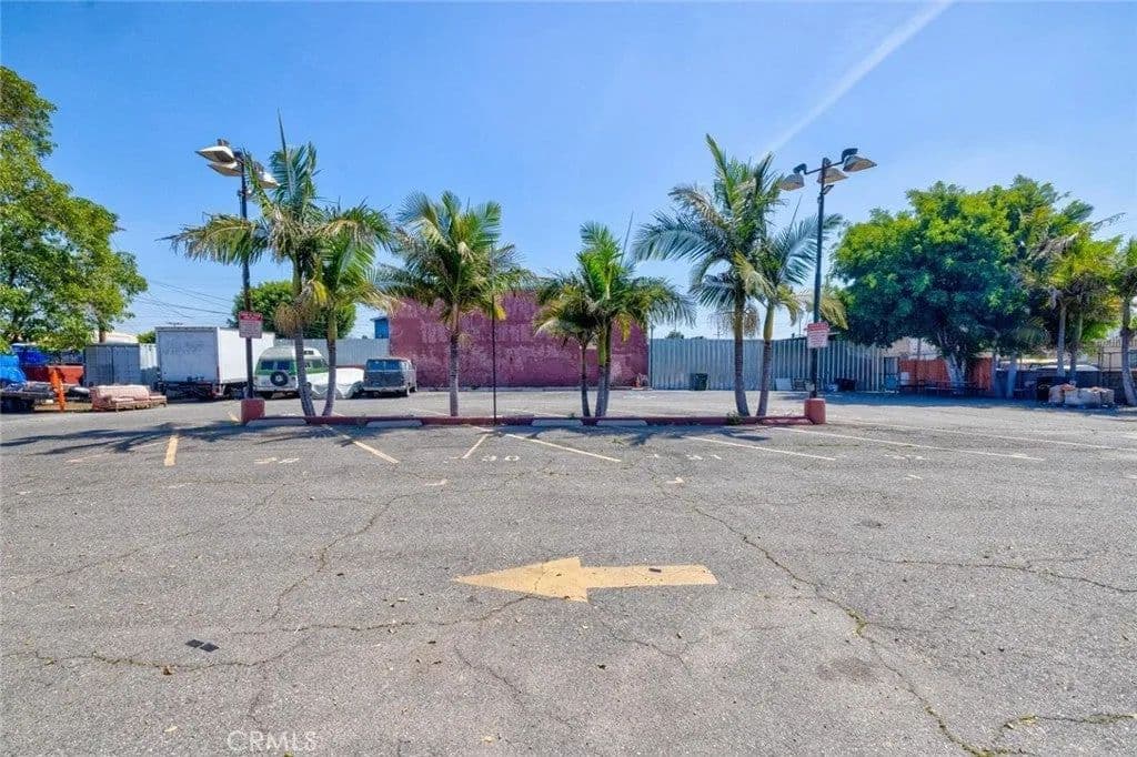 Lots & Land-Other in Los Angeles - Los Angeles, California, 90001