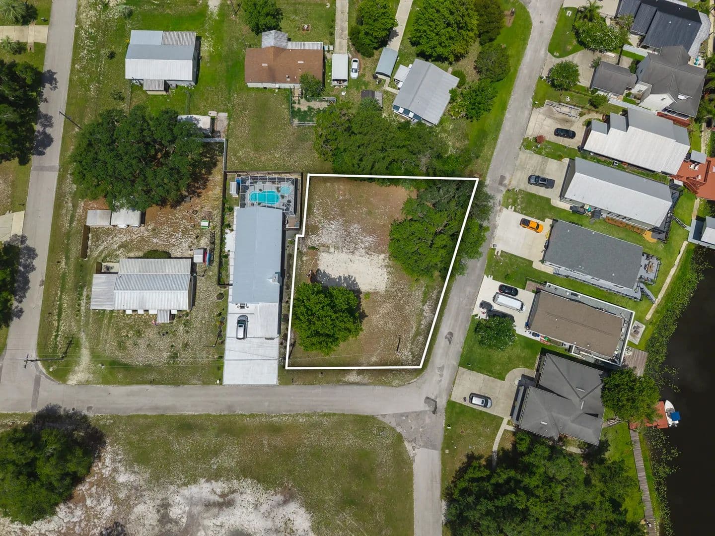 Vacant Land (0-10 Acres) in Welaka - Welaka, Florida, 32193