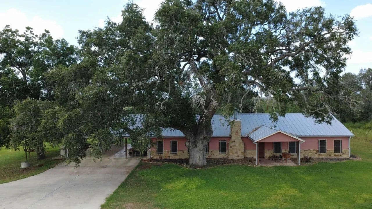 Legacy Cattle Ranch - Floresville, Texas, 78114